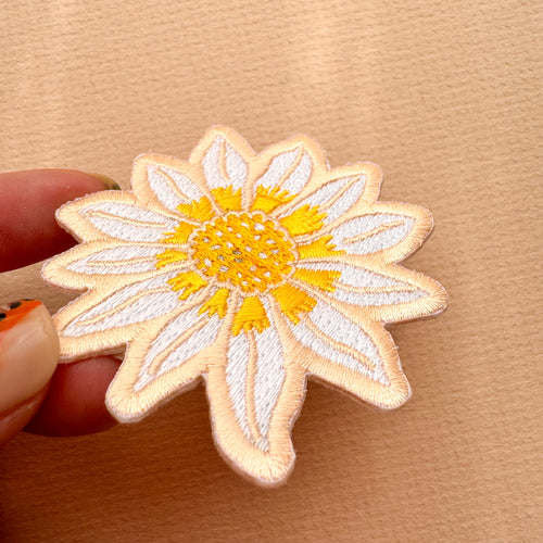 *SECOND* Super Seconds Festival - Daisy Flower Embroidered Iron-on Patch